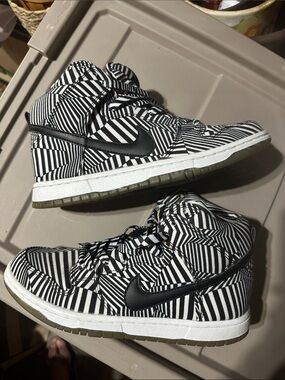 Nike Men’s High-Top Sneakers Black and White Optical Stripe
